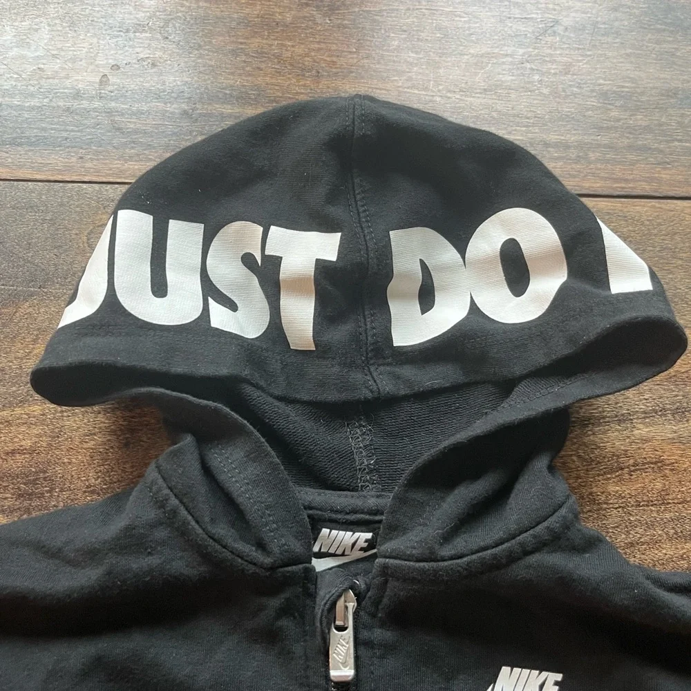 Nike Baby Black Hooded Coverall‎ Jumpsuit size 24 months Just Do It. on hood